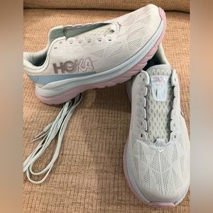 Hoka Mach 4 8.5B - excellent condition